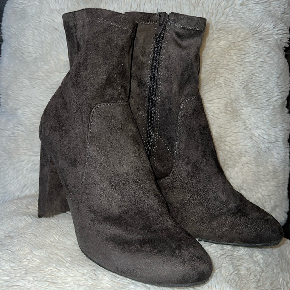 A NEW DAY  Ankle boots …faux suede - gray - inside zip -. Flexible sole
